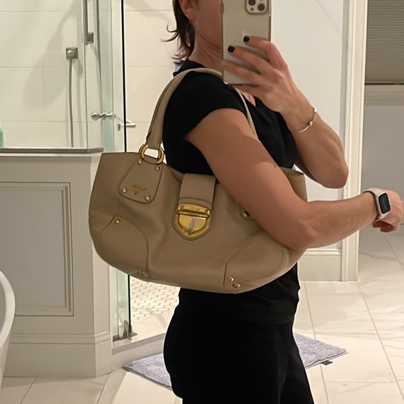 Authentic Prada Ivory Pushlock Tote Vitello Daino Medium Buckle bag - Picture 7 of 11